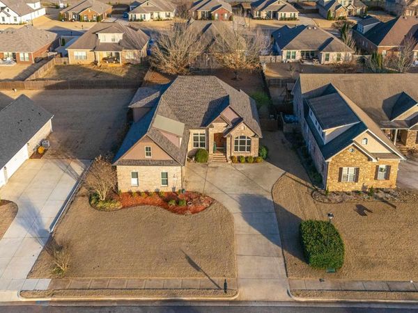 17536 Windermere Drive, Athens, AL 35611