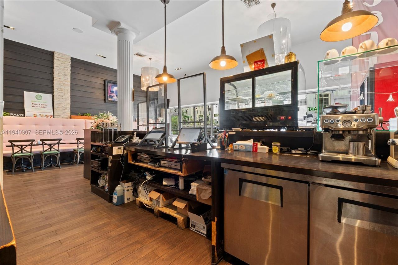 21 NW Miami Ct , Miami, FL 33128 Photo