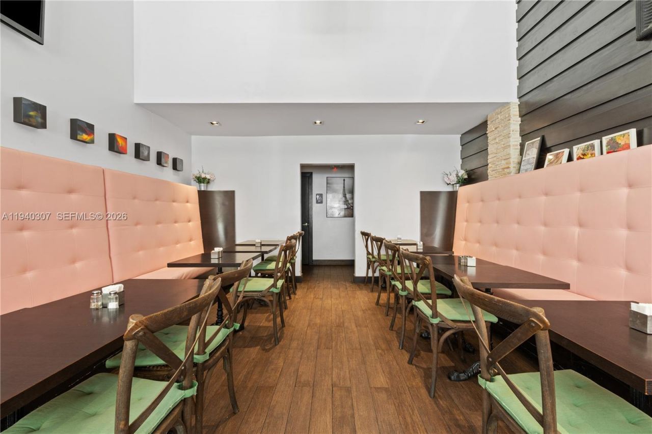 21 NW Miami Ct , Miami, FL 33128 Photo