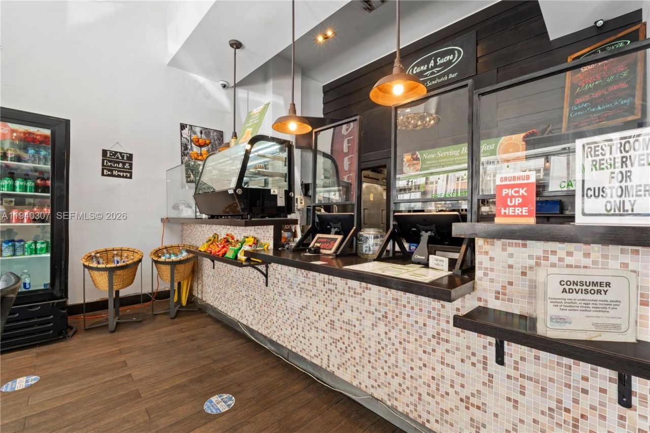 21 NW Miami Ct , Miami, FL 33128 Photo