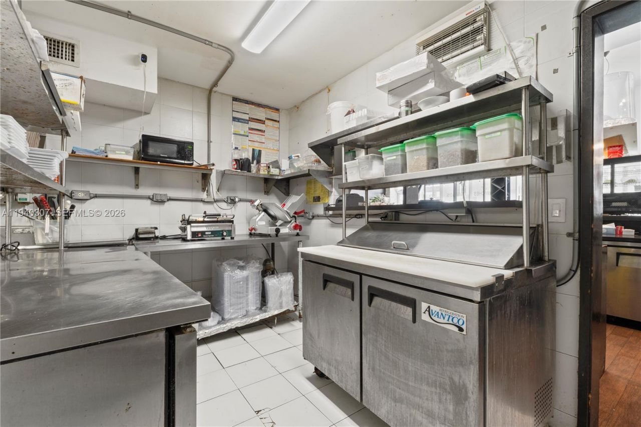 21 NW Miami Ct , Miami, FL 33128 Photo