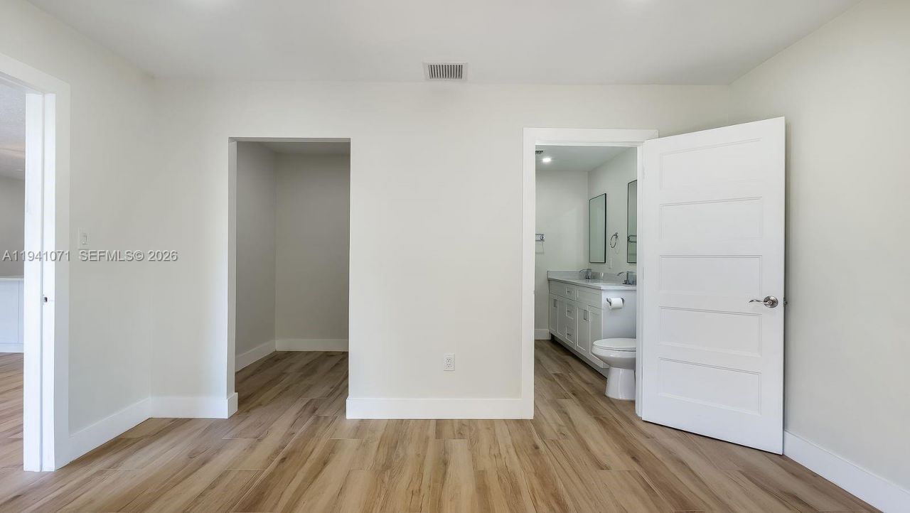 5713 NE 17th Ter, Fort Lauderdale, FL 33334 Photo