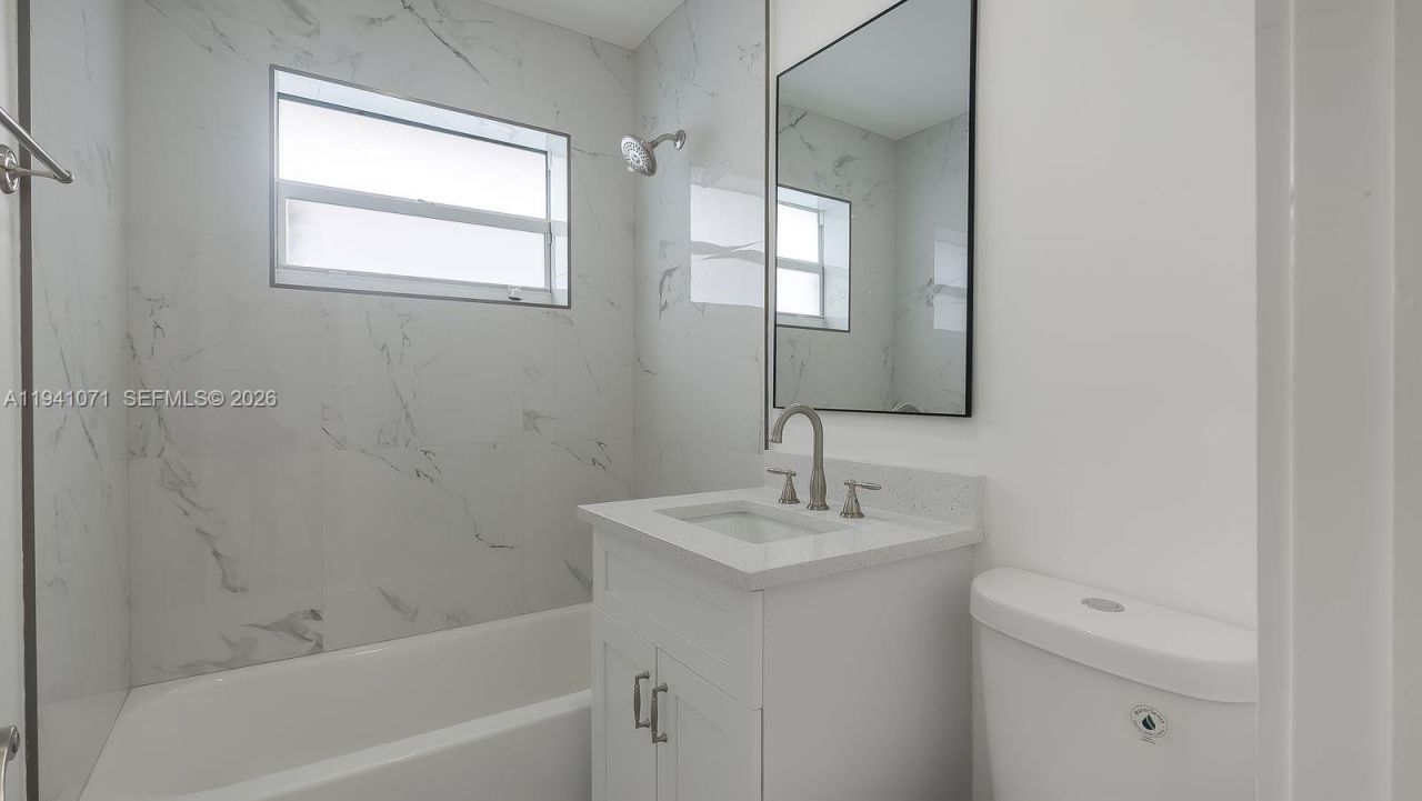 5713 NE 17th Ter, Fort Lauderdale, FL 33334 Photo