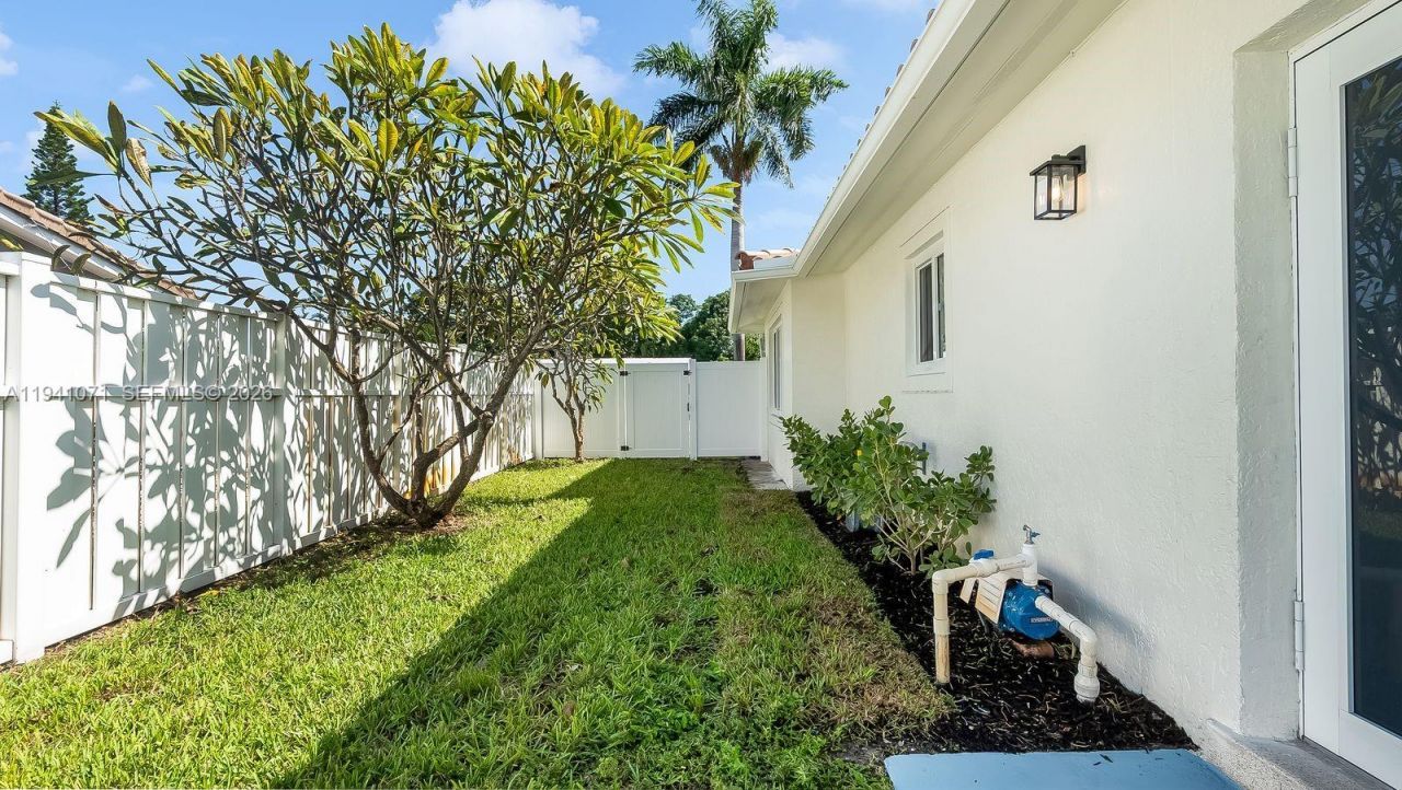 5713 NE 17th Ter, Fort Lauderdale, FL 33334 Photo