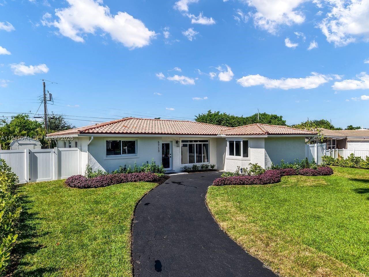 5713 NE 17th Ter, Fort Lauderdale, FL 33334 Photo