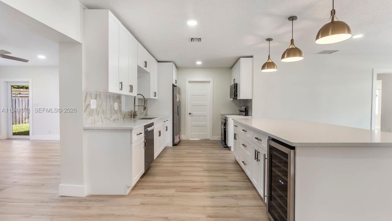 5713 NE 17th Ter, Fort Lauderdale, FL 33334 Photo