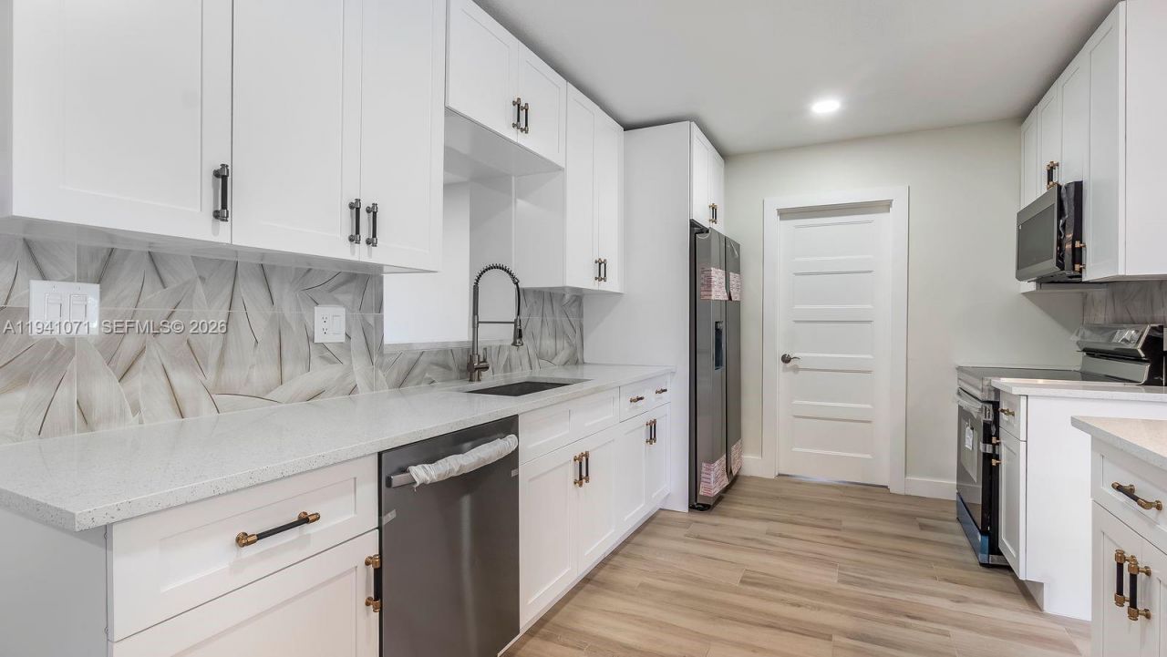 5713 NE 17th Ter, Fort Lauderdale, FL 33334 Photo