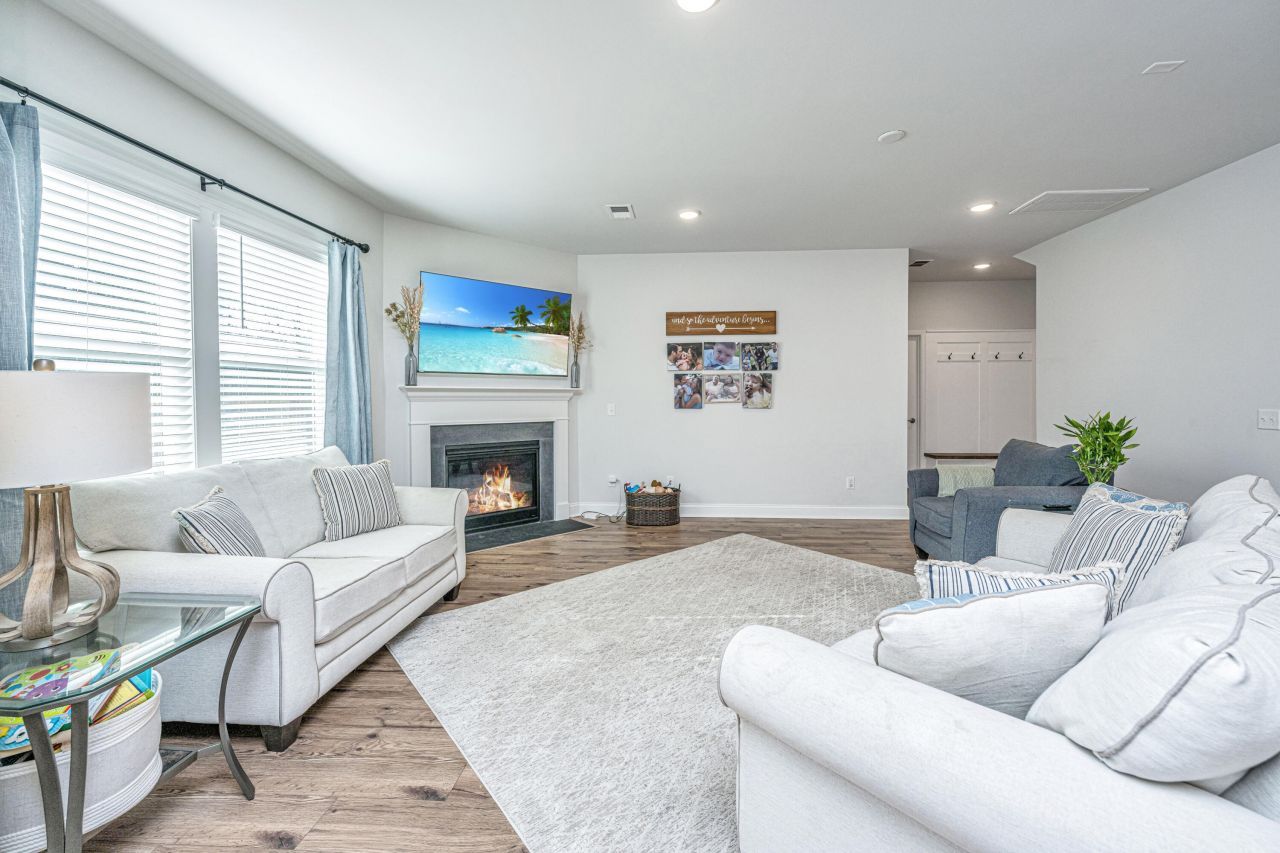 3070 Grinnell Street Photo 18