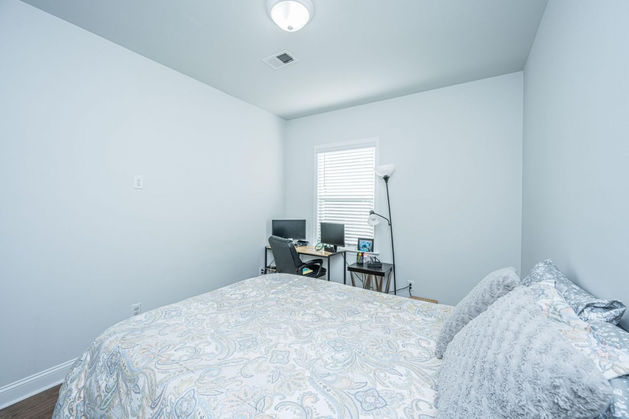 3070 Grinnell Street Photo 38