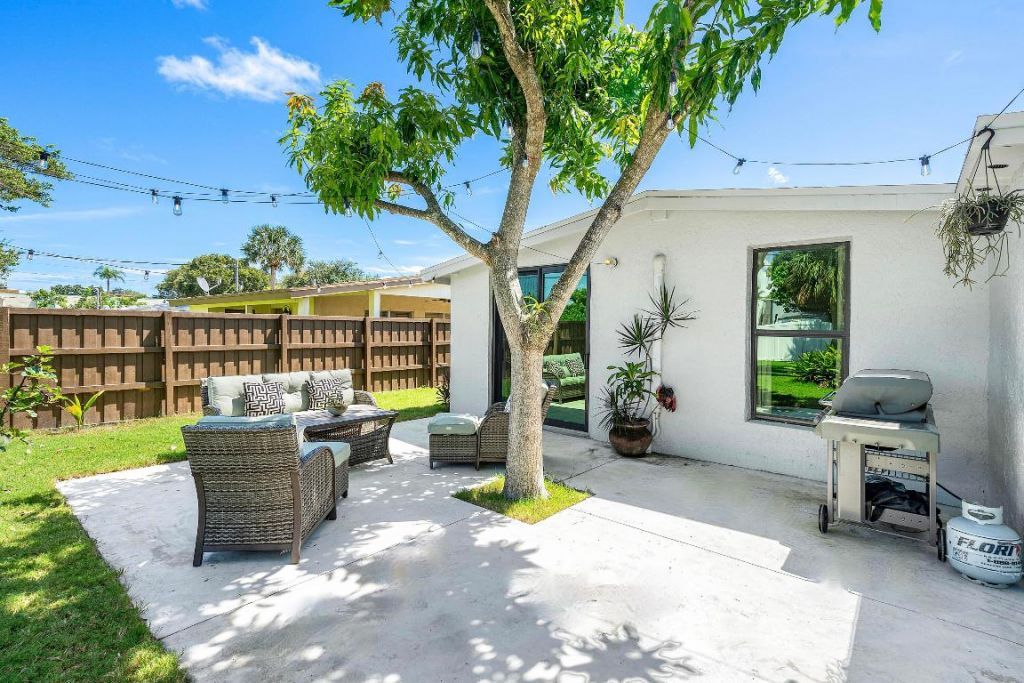 363 Glouchester Street, Boca Raton, FL 33487 Photo