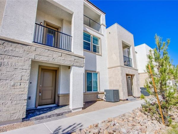 6288 Dolosonte Street, Las Vegas, NV 89113