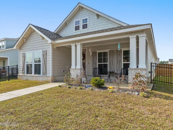 114 Everly Circle, Ocean Springs, MS 39564