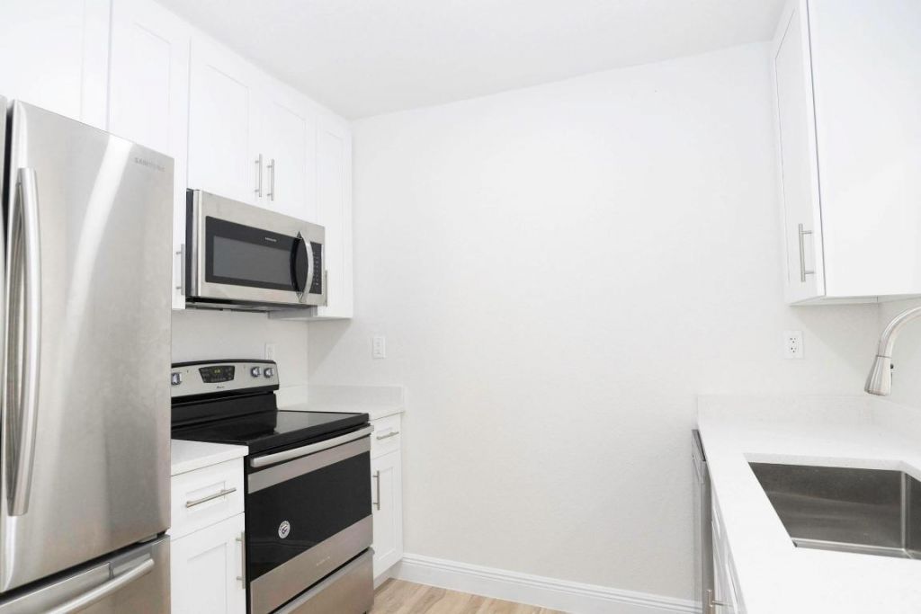 924 NW 11th Court, Fort Lauderdale, FL 33311 Photo