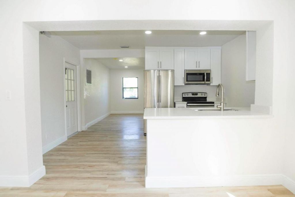 924 NW 11th Court, Fort Lauderdale, FL 33311 Photo