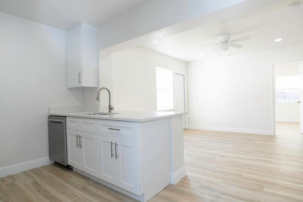 924 NW 11th Court, Fort Lauderdale, FL 33311 Photo