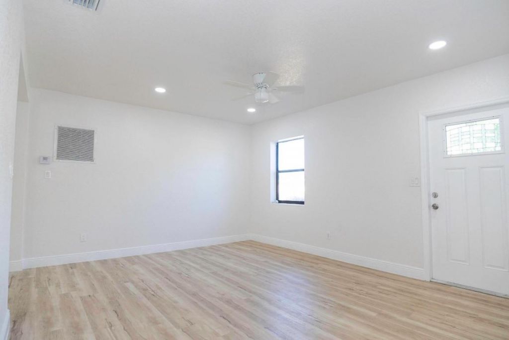 924 NW 11th Court, Fort Lauderdale, FL 33311 Photo