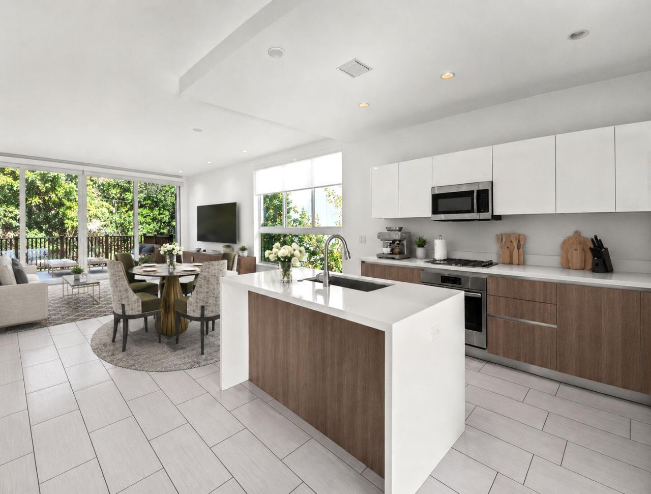 2461 NE 135th Street, North Miami, FL 33181 Photo