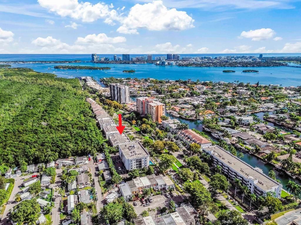 2461 NE 135th Street, North Miami, FL 33181 Photo