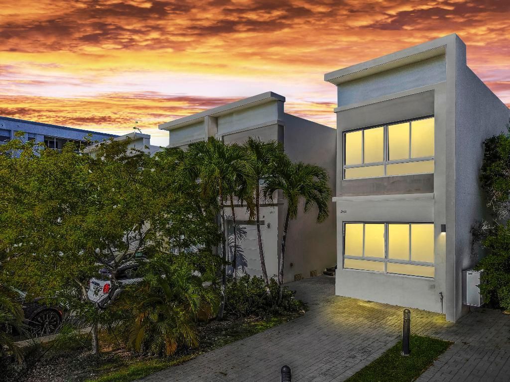 2461 NE 135th Street, North Miami, FL 33181 Photo