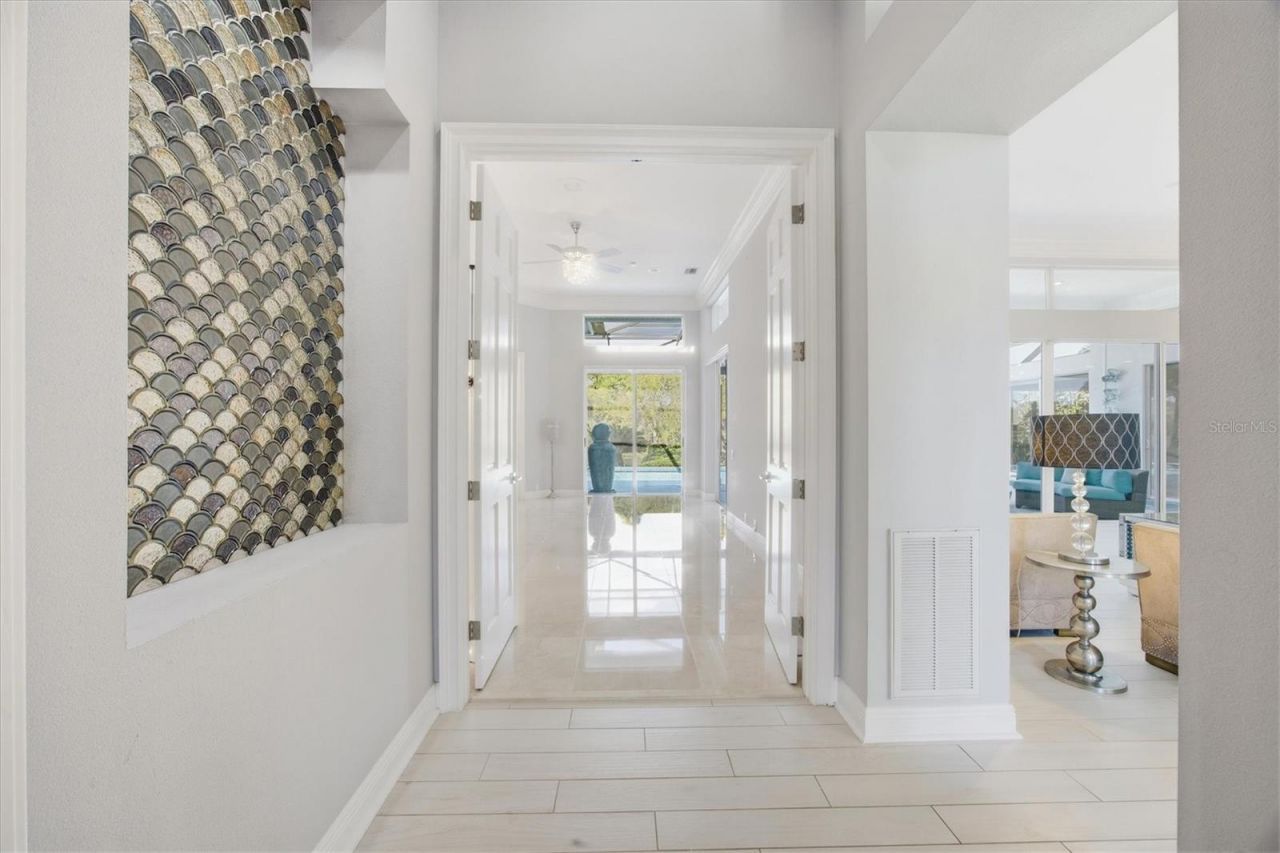 8687 Woodbriar Drive, Sarasota, FL 34238 Photo