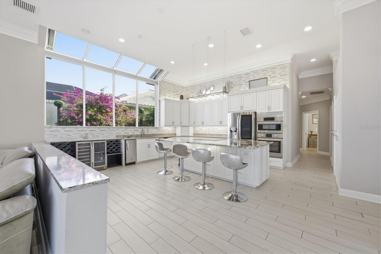 8687 Woodbriar Drive, Sarasota, FL 34238 Photo