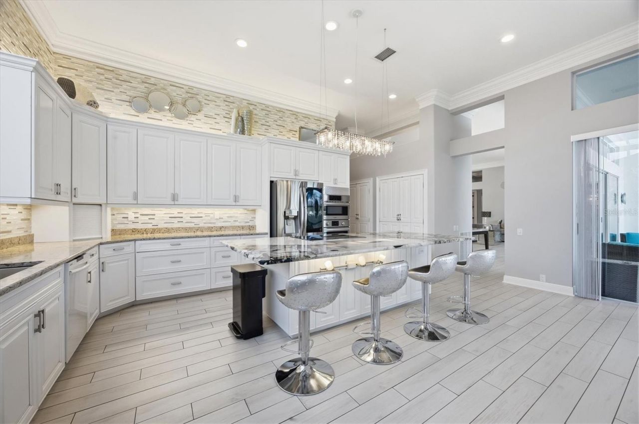 8687 Woodbriar Drive, Sarasota, FL 34238 Photo