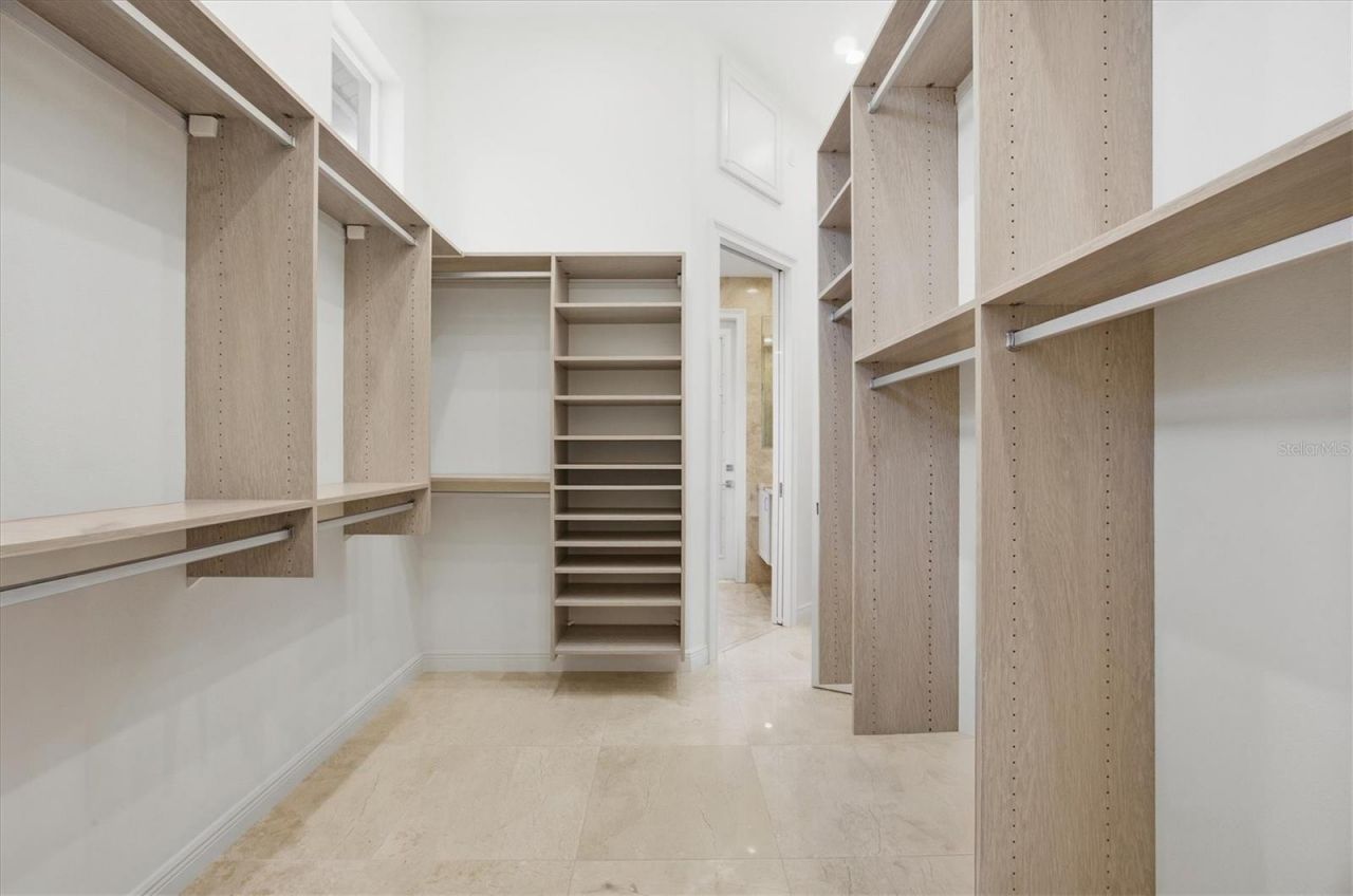 8687 Woodbriar Drive, Sarasota, FL 34238 Photo