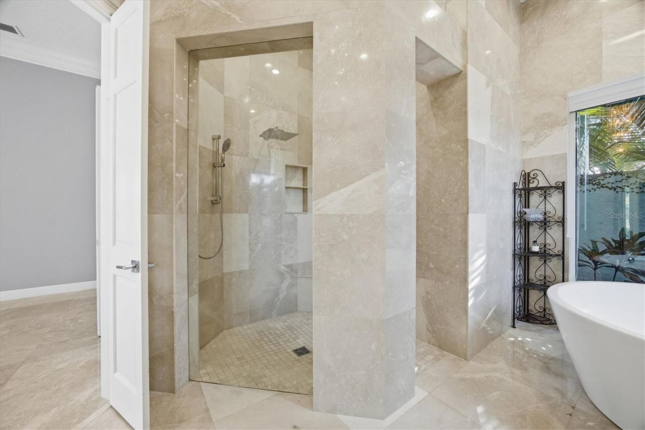 8687 Woodbriar Drive, Sarasota, FL 34238 Photo