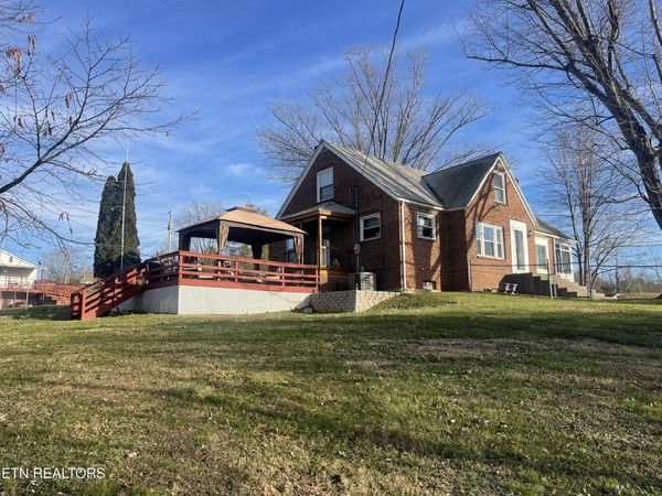 105 Franklin Ave, Harrogate, TN 37752