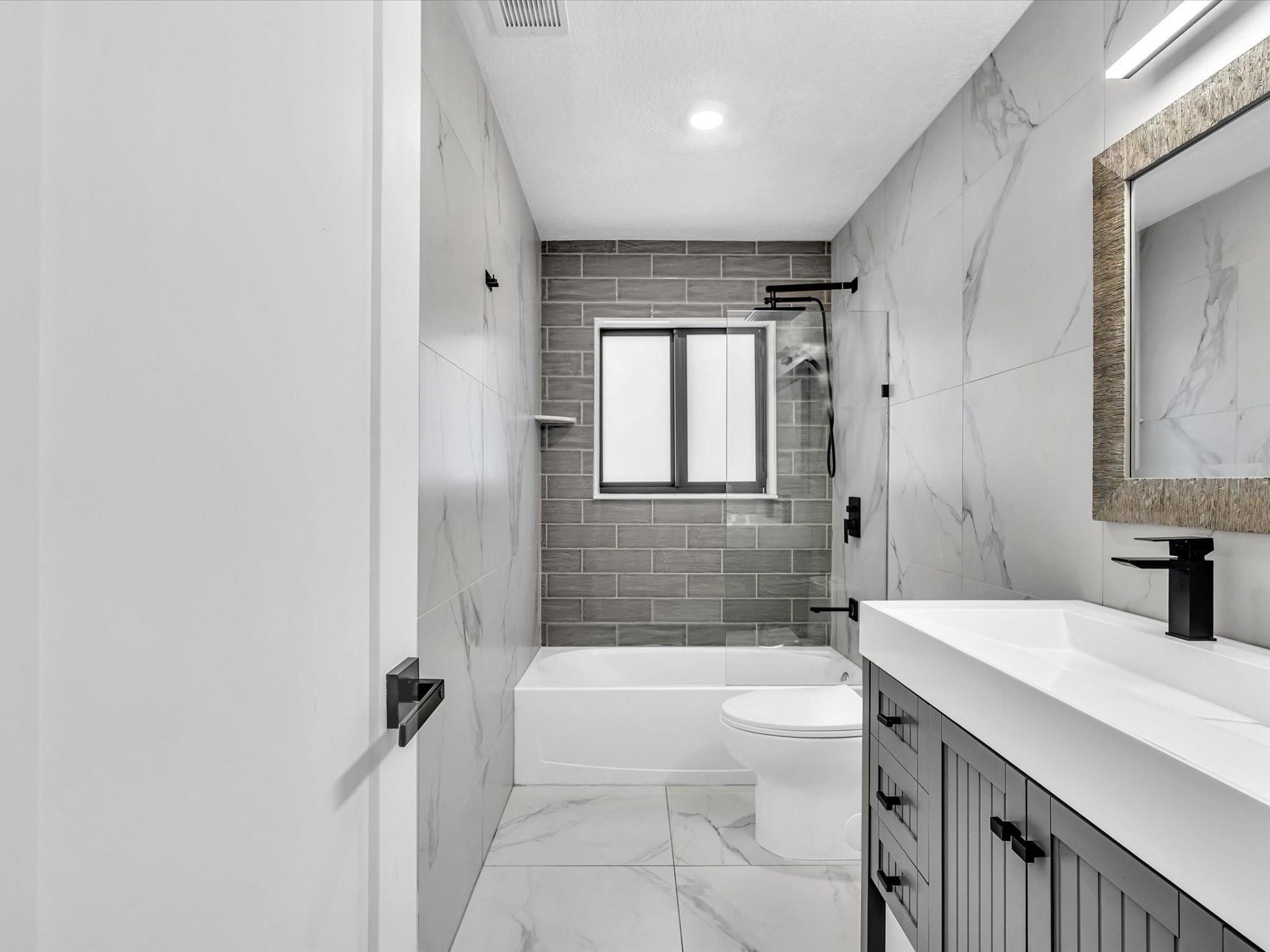 2105 NE 62nd Street, Fort Lauderdale, FL 33308 Photo