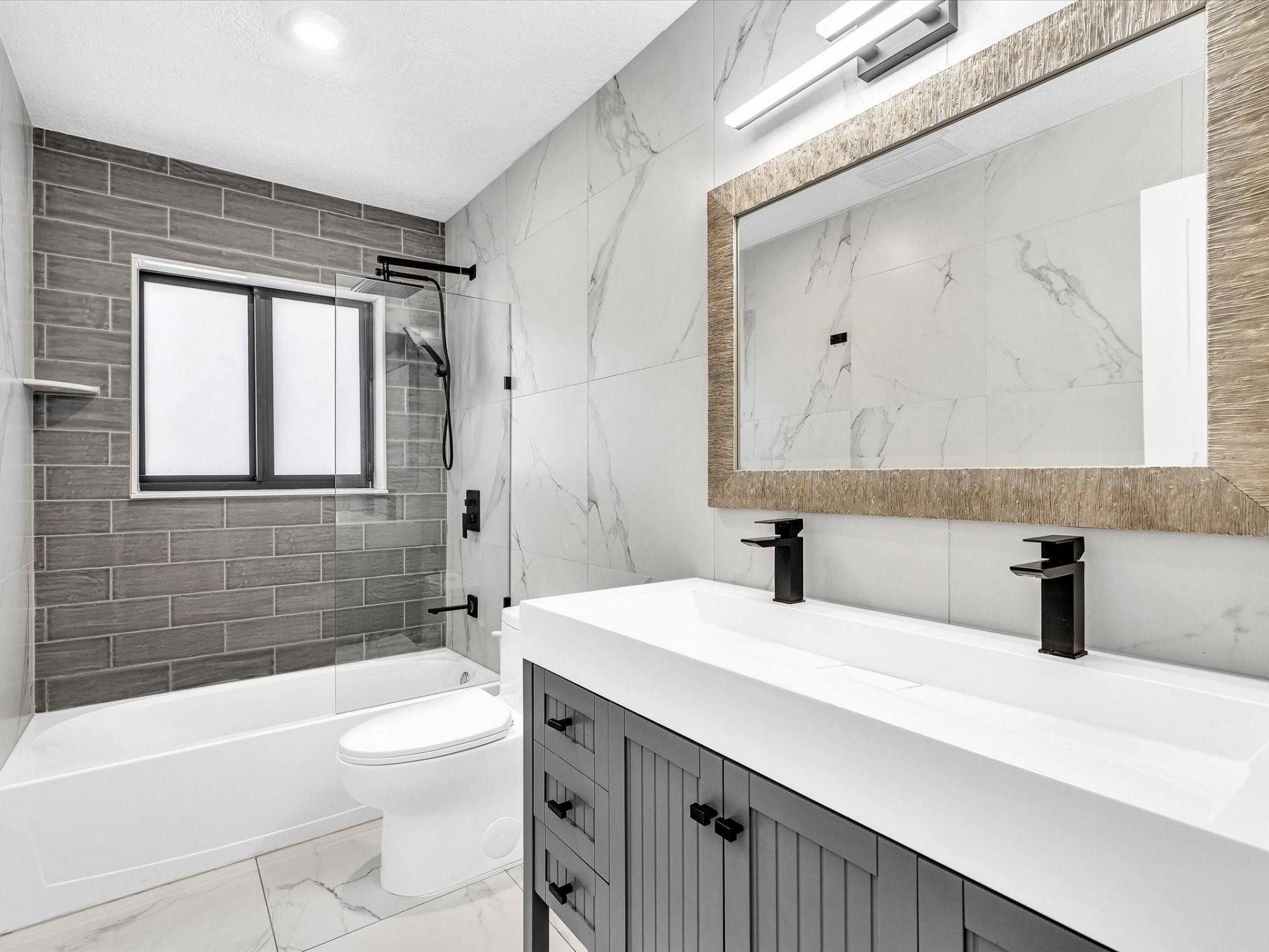 2105 NE 62nd Street, Fort Lauderdale, FL 33308 Photo