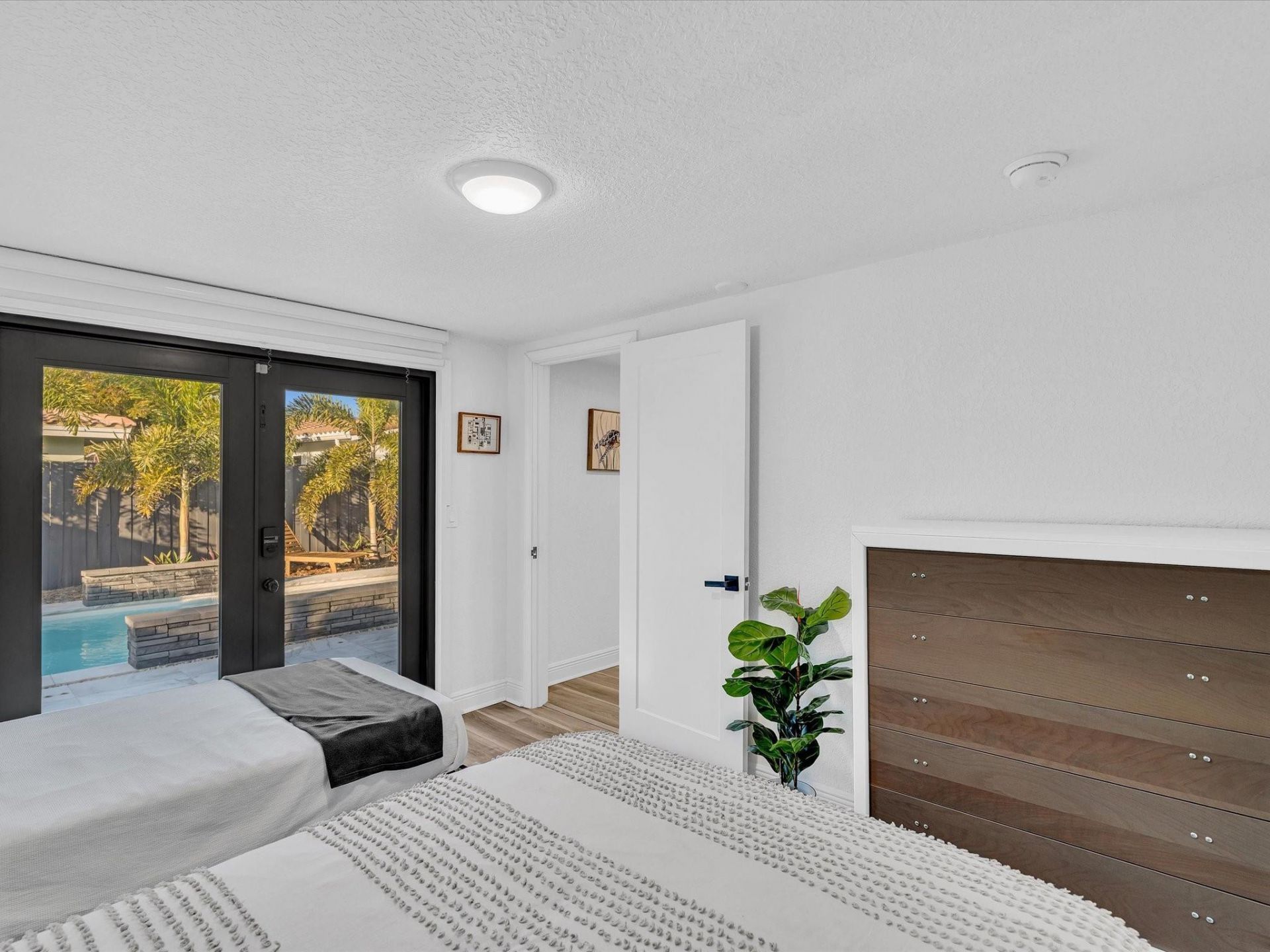 2105 NE 62nd Street, Fort Lauderdale, FL 33308 Photo