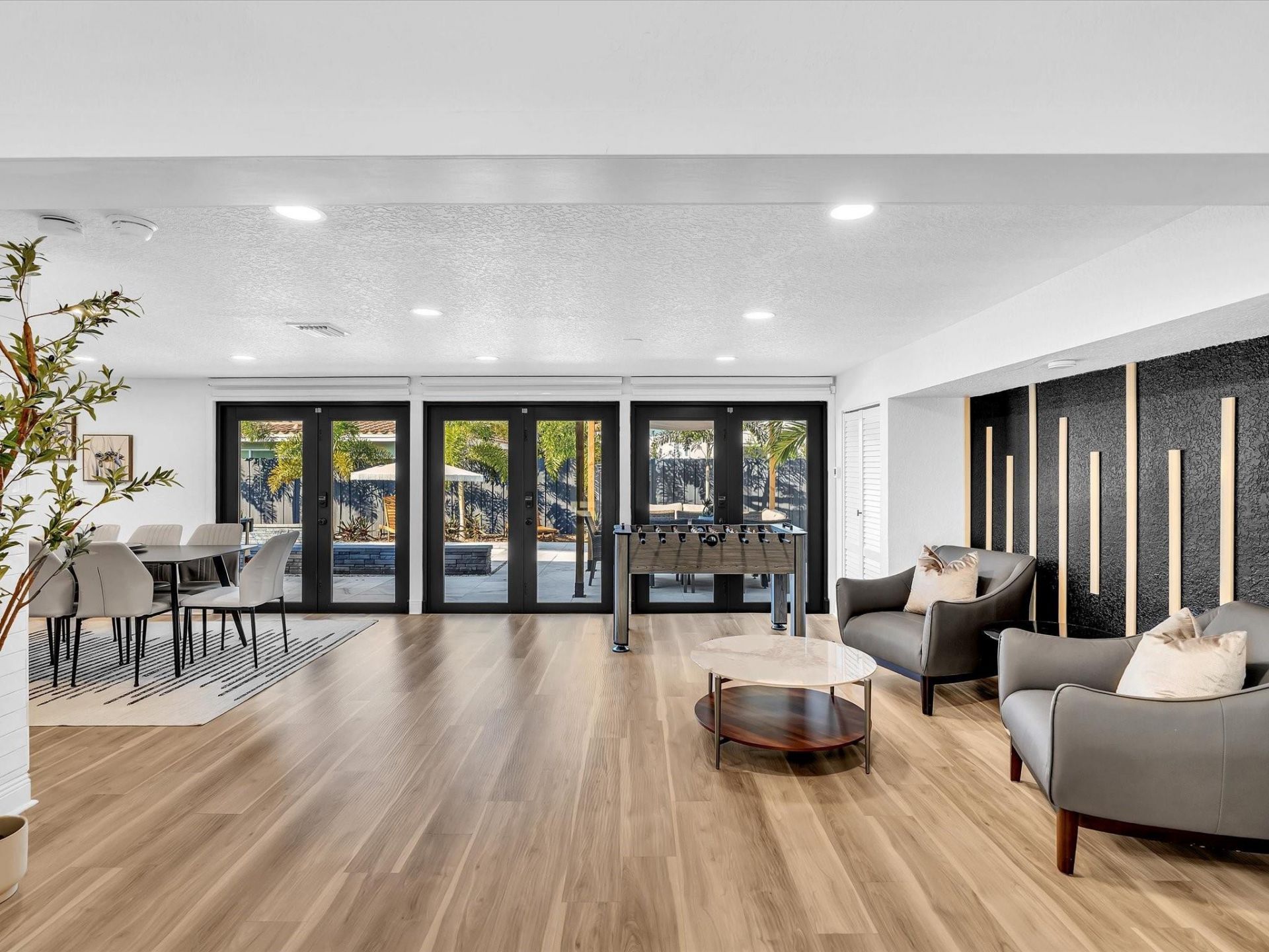 2105 NE 62nd Street, Fort Lauderdale, FL 33308 Photo