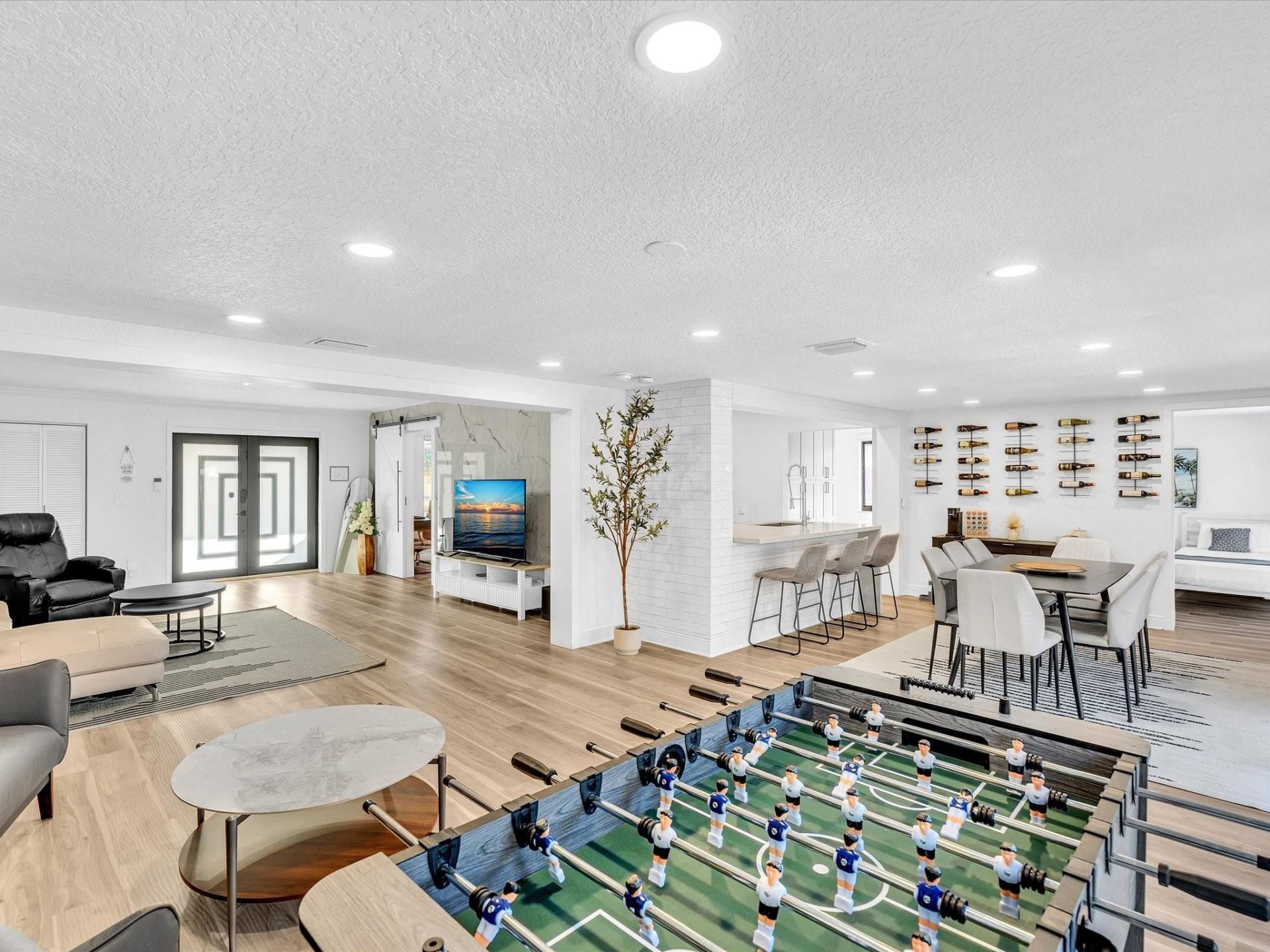 2105 NE 62nd Street, Fort Lauderdale, FL 33308 Photo