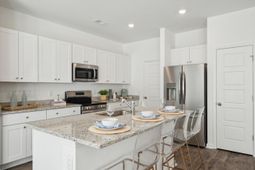 728 Ridgley Drive photo 4