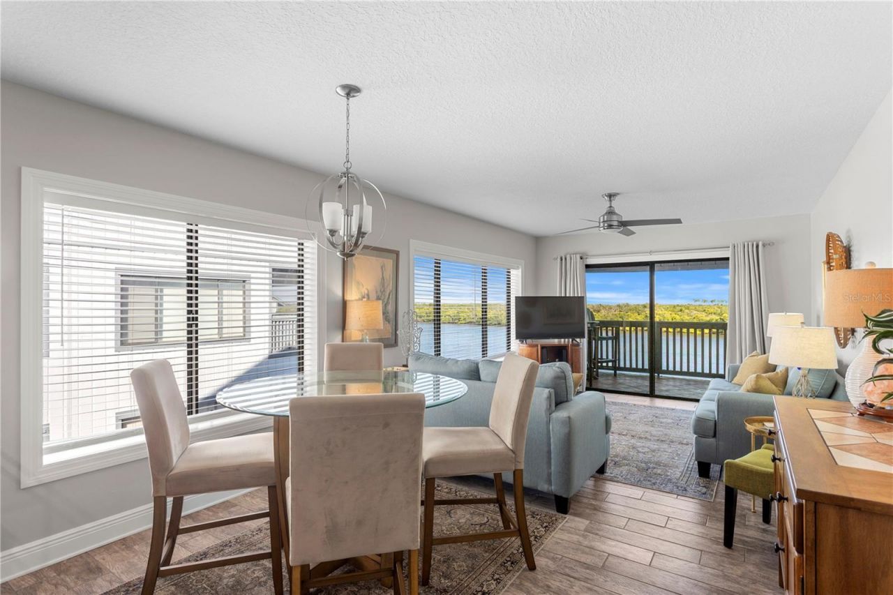 817 B Bahia Del Sol Drive, Unit 40, Ruskin, FL 33570 Photo