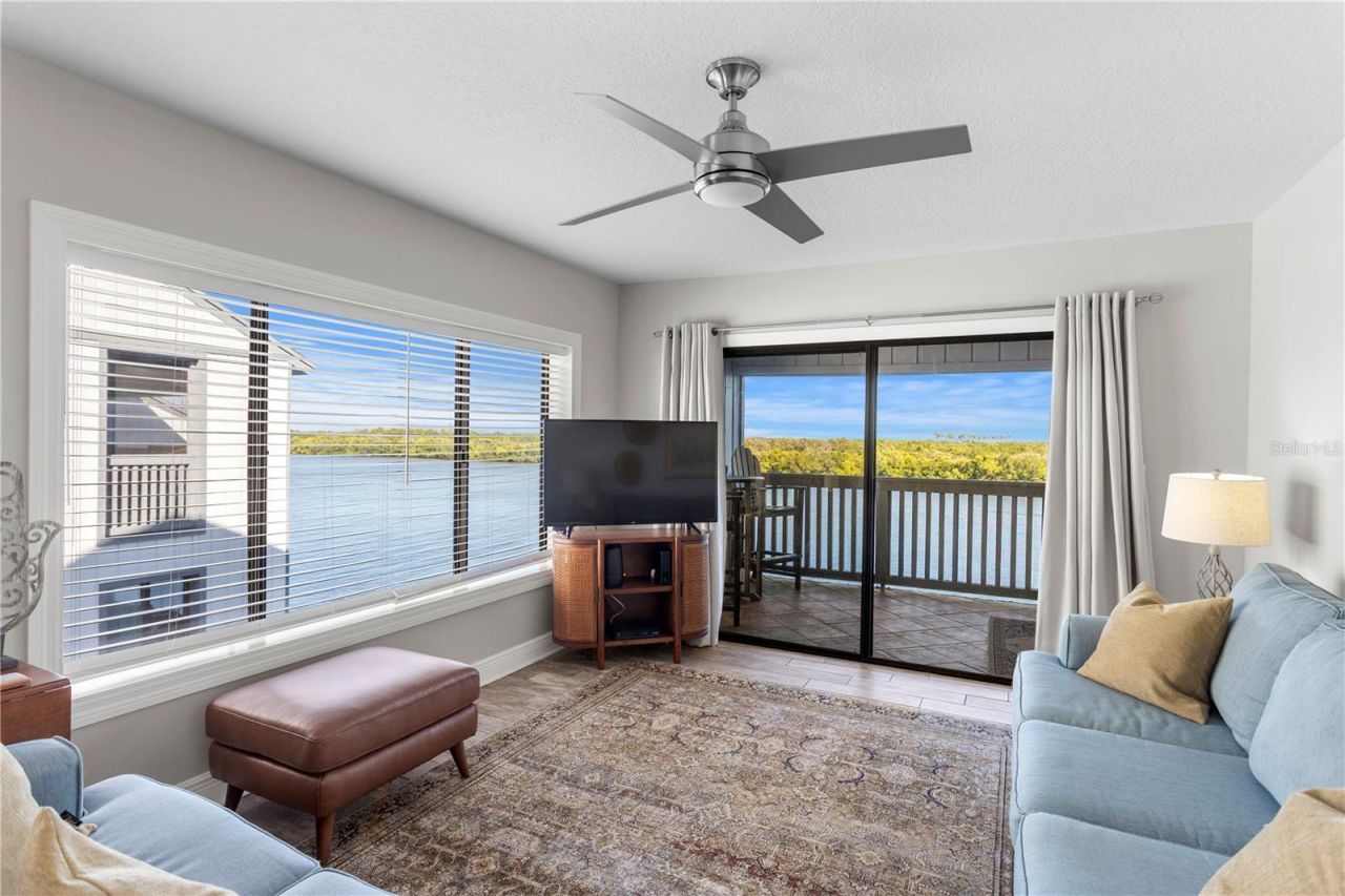 817 B Bahia Del Sol Drive, Unit 40, Ruskin, FL 33570 Photo