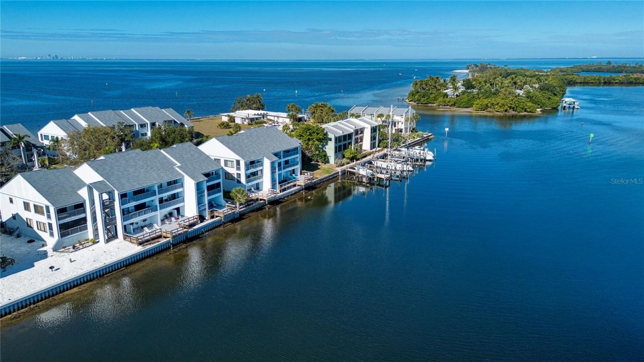 817 B Bahia Del Sol Drive, Unit 40, Ruskin, FL 33570 Photo