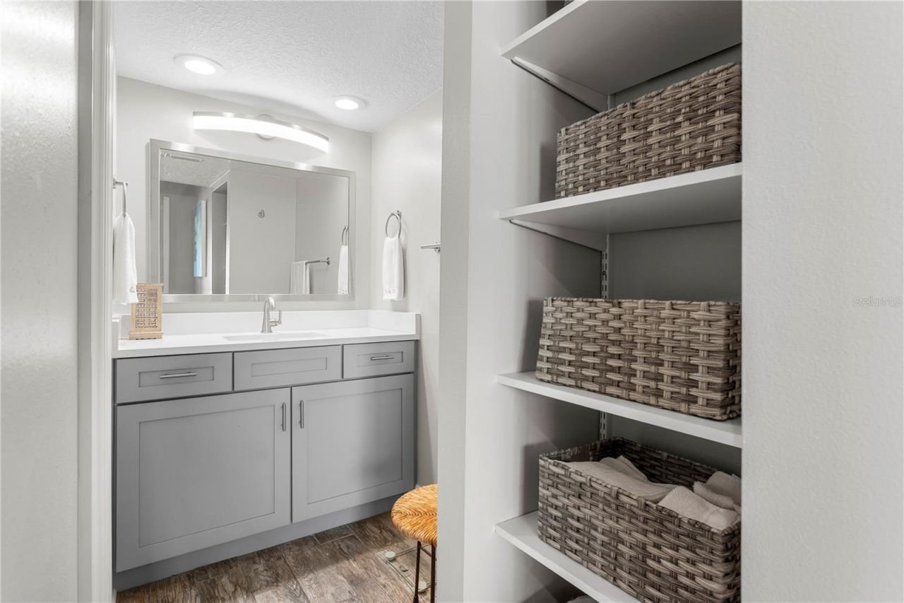817 B Bahia Del Sol Drive, Unit 40, Ruskin, FL 33570 Photo