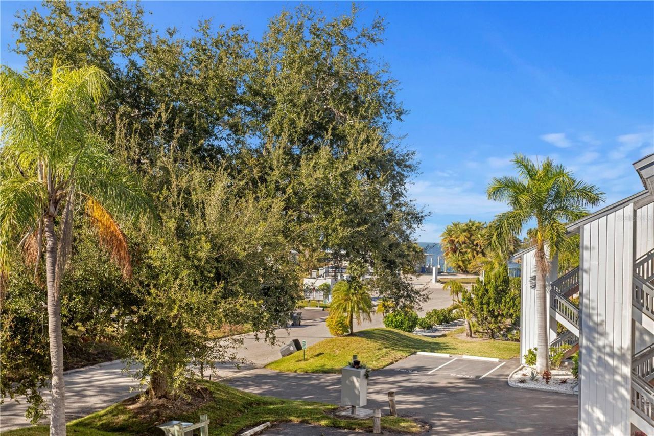 817 B Bahia Del Sol Drive, Unit 40, Ruskin, FL 33570 Photo