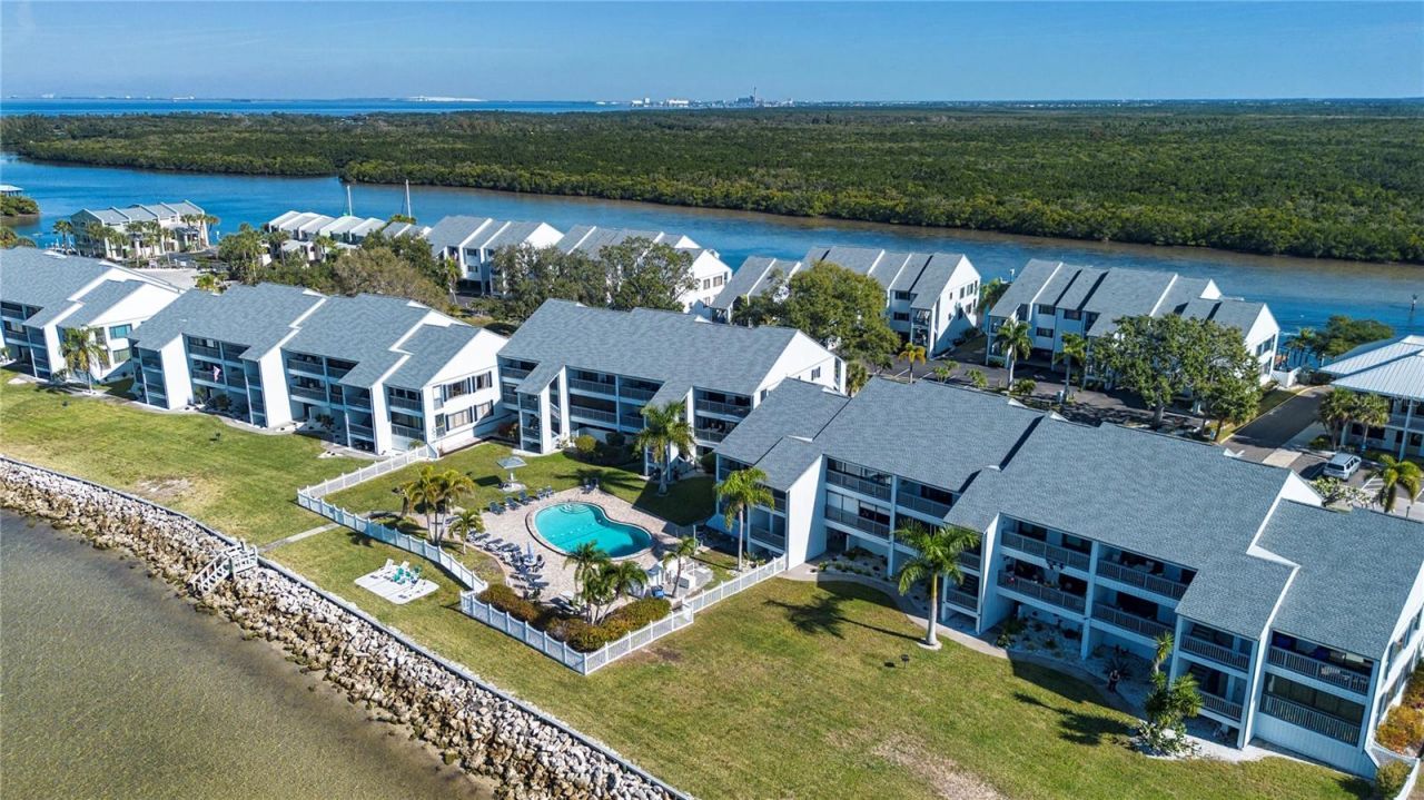 817 B Bahia Del Sol Drive, Unit 40, Ruskin, FL 33570 Photo