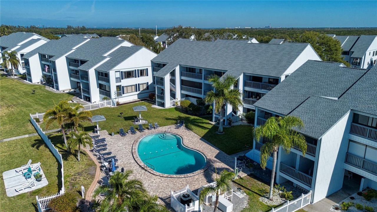 817 B Bahia Del Sol Drive, Unit 40, Ruskin, FL 33570 Photo