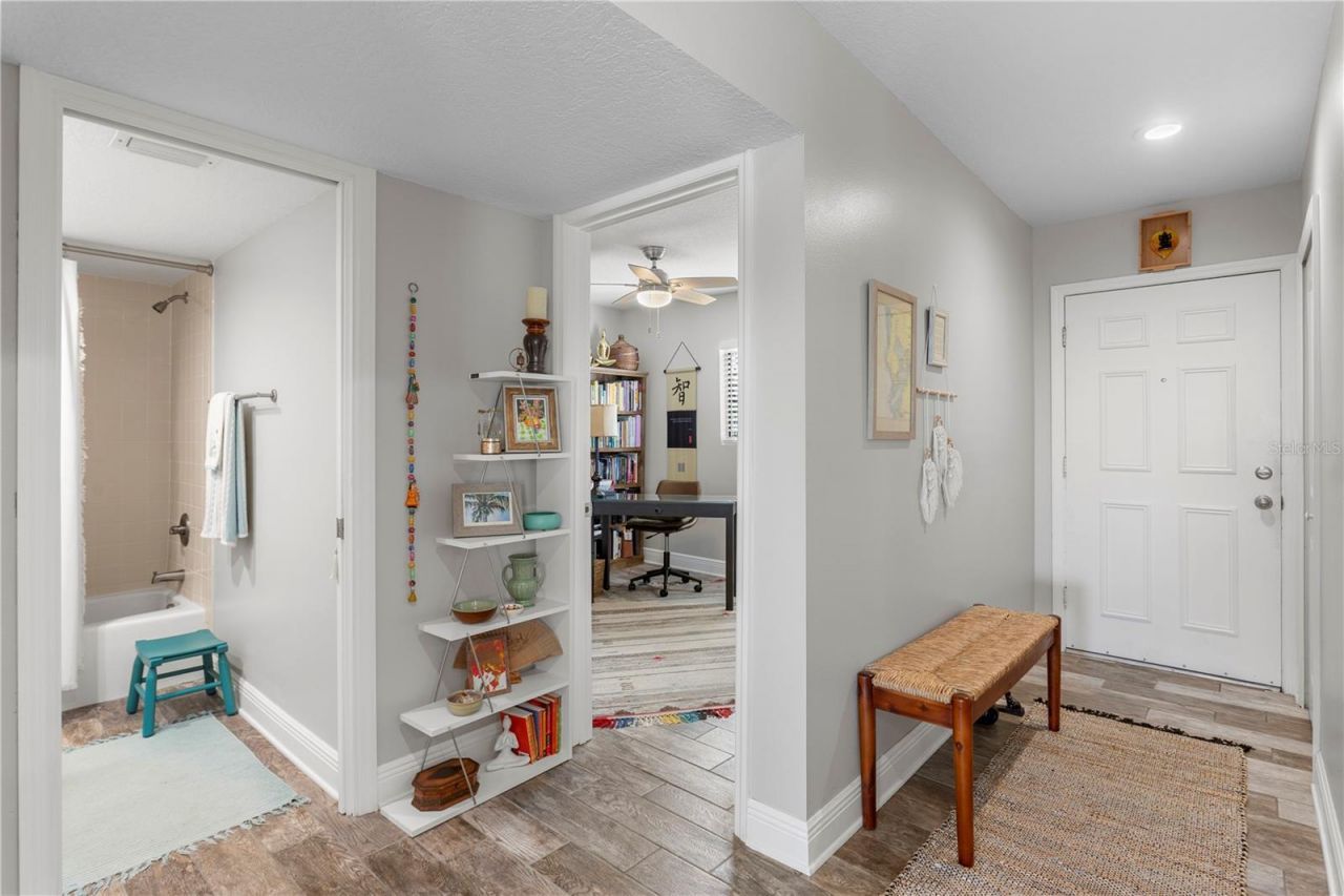 817 B Bahia Del Sol Drive, Unit 40, Ruskin, FL 33570 Photo