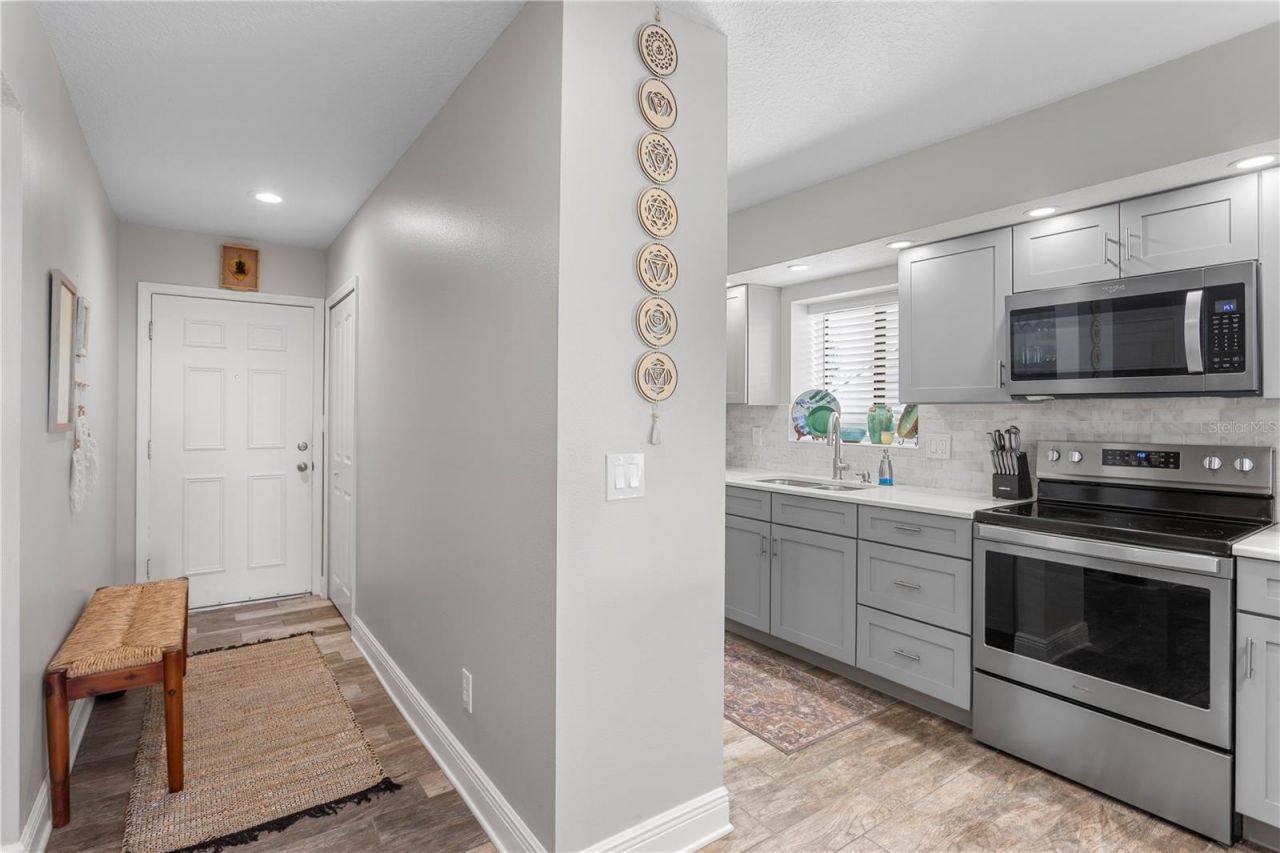 817 B Bahia Del Sol Drive, Unit 40, Ruskin, FL 33570 Photo