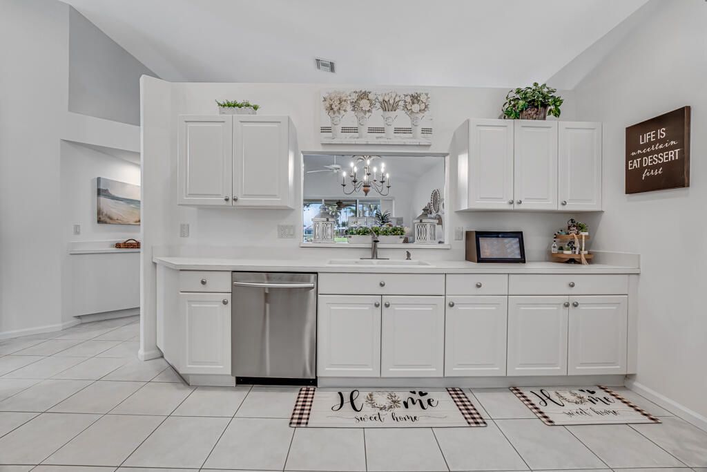 2235 Sapphire Circle, West Palm Beach, FL 33411 Photo