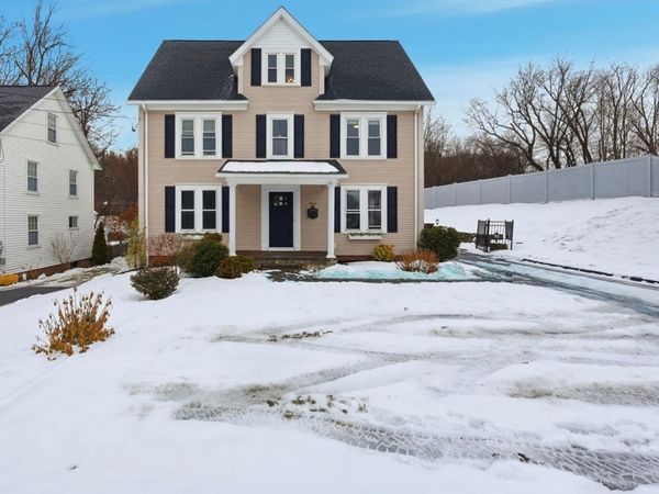11 Hadley St, South Hadley, MA 01075