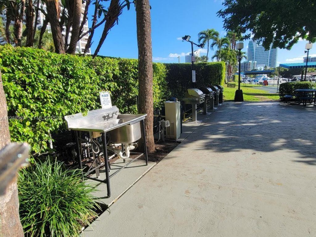 500 Three Islands Blvd, Unit 709, Hallandale Beach, FL 33009 Photo