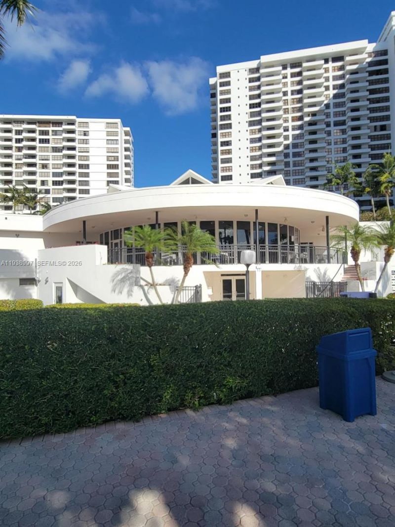 500 Three Islands Blvd, Unit 709, Hallandale Beach, FL 33009 Photo