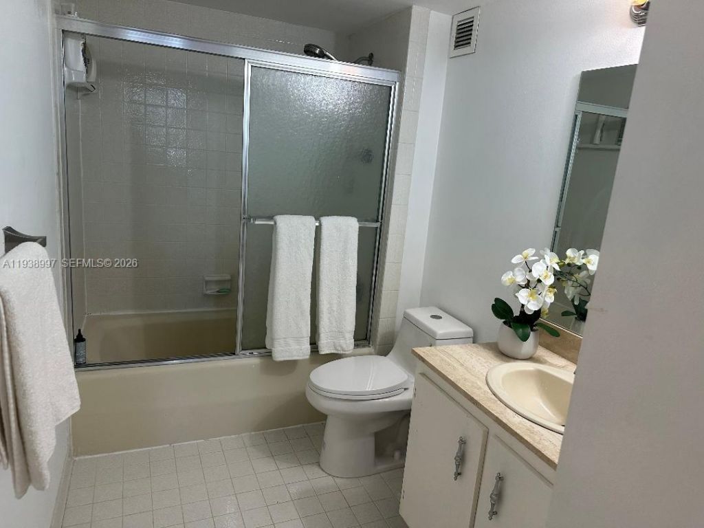 500 Three Islands Blvd, Unit 709, Hallandale Beach, FL 33009 Photo