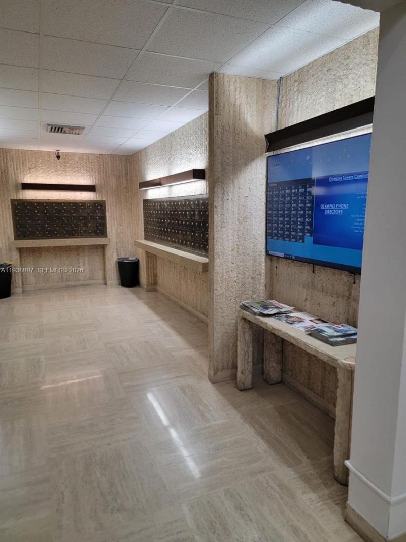 500 Three Islands Blvd, Unit 709, Hallandale Beach, FL 33009 Photo